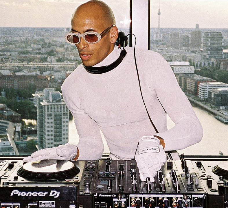 an image of an artist