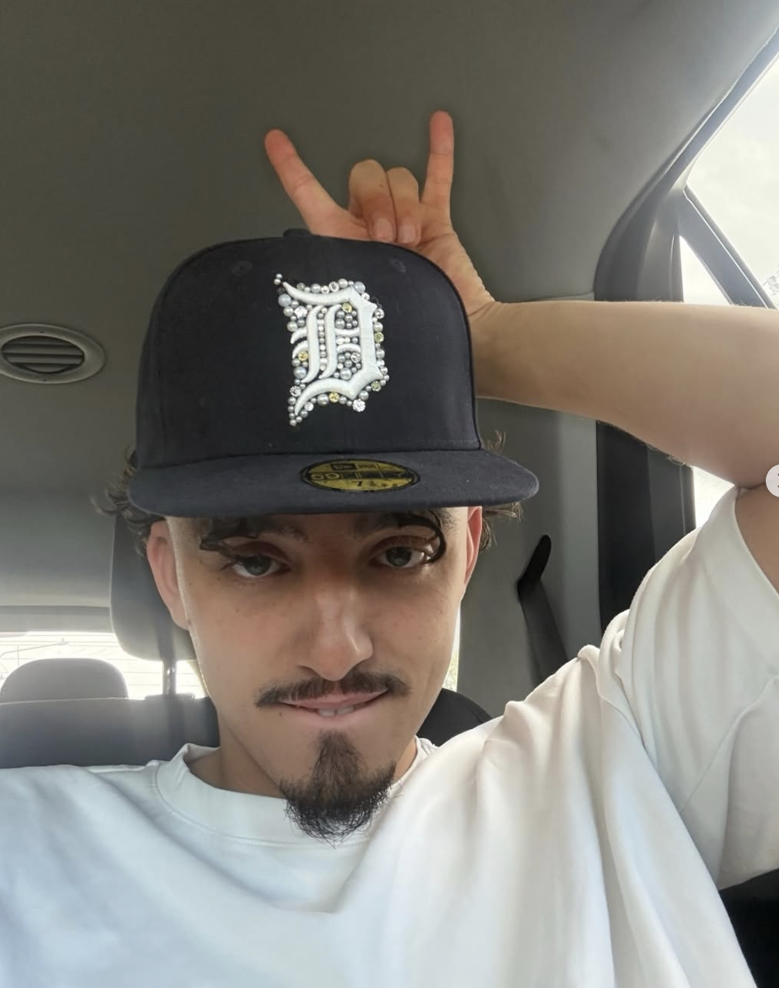 an image of an artist